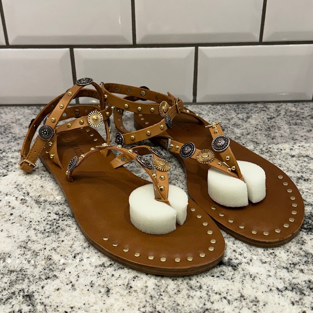 Steve Madden Womens 9.5 Recent Sandals Tan Studded Concho Gladiator Boho Flat